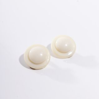 Σκουλαρίκια στρογγυλά λευκά με κλιπ - μοντέρνα σκουλαρίκια με κλιπ - για μη τρυπημένα αυτιά V4